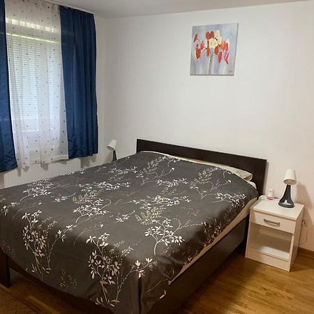 Apartment Dzeni SJJ Esterno foto
