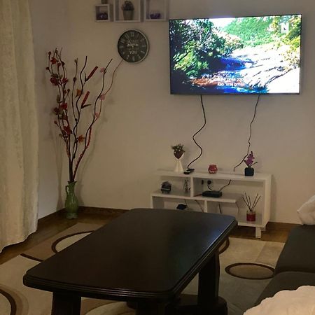 Apartment Dzeni SJJ Esterno foto